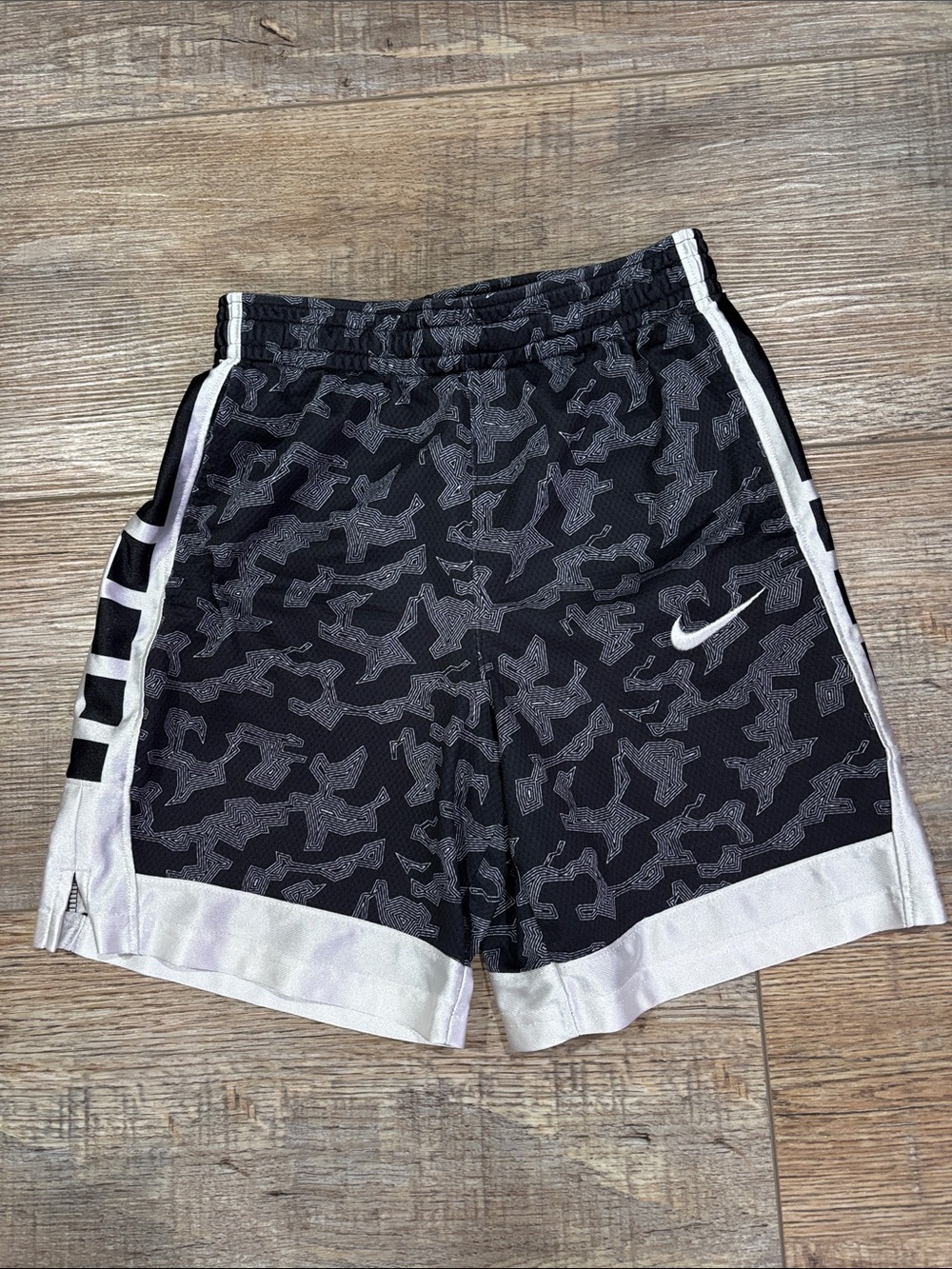 Boys Nike Elite shorts, size Medium, black & white design